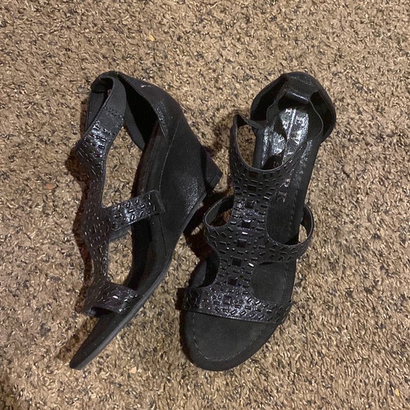 NWOT wedge sandals - Picture 2 of 5
